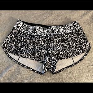 Lululemon Speed Up 2.5” shorts